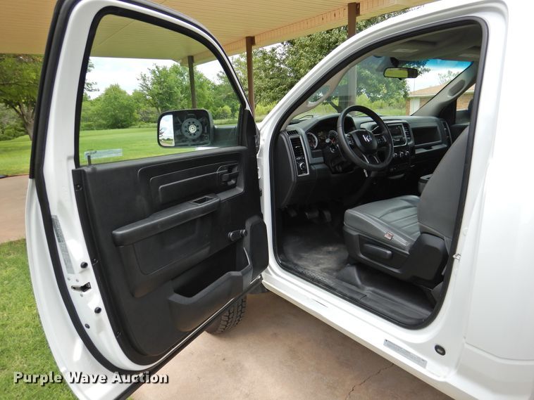 image for item HU9672 2018 Dodge Ram 5500  truck cab and chassis
