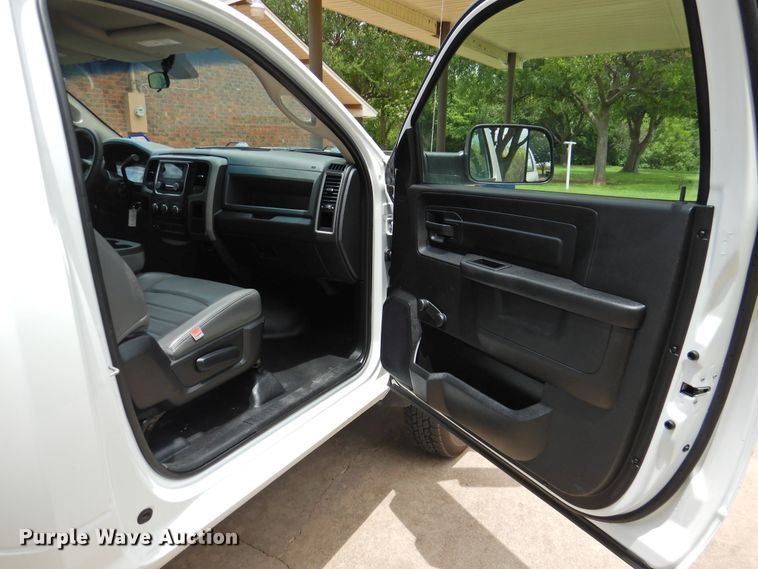 image for item HU9672 2018 Dodge Ram 5500  truck cab and chassis