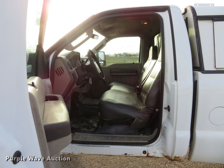 image for item HV9716 2010 Ford F250 Super Duty  pickup truck