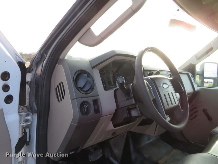 image for item HV9716 2010 Ford F250 Super Duty  pickup truck