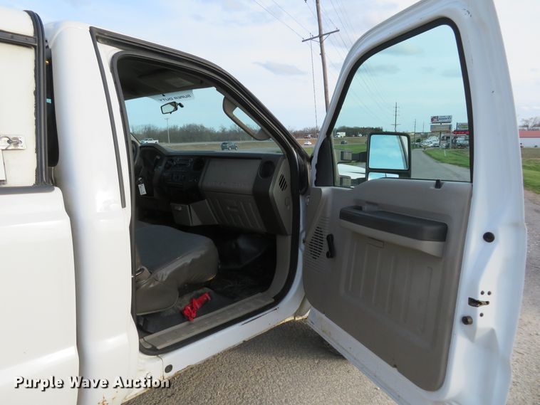 image for item HV9716 2010 Ford F250 Super Duty  pickup truck