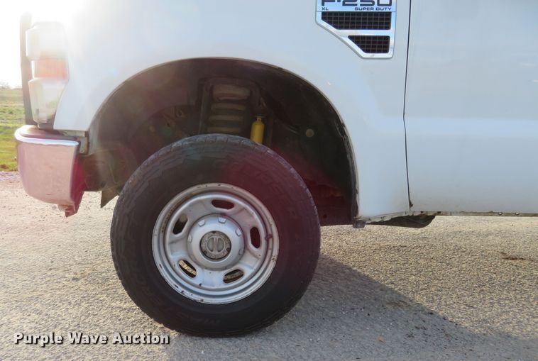 image for item HV9716 2010 Ford F250 Super Duty  pickup truck