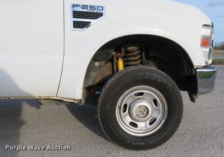 image for item HV9716 2010 Ford F250 Super Duty  pickup truck
