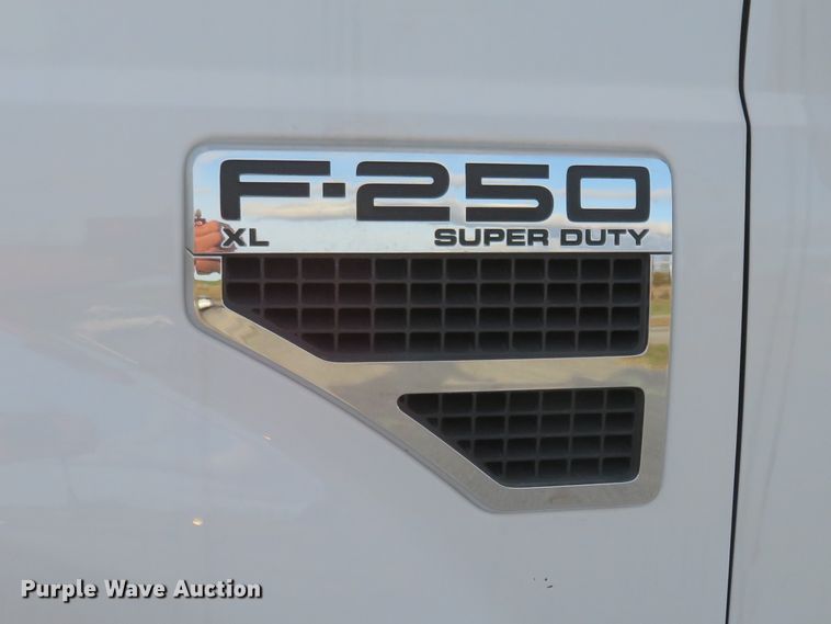 image for item HV9716 2010 Ford F250 Super Duty  pickup truck