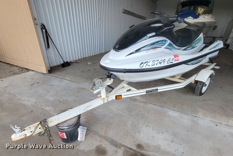 image for item IE9391 2001 Yamaha XL800  personal watercraft