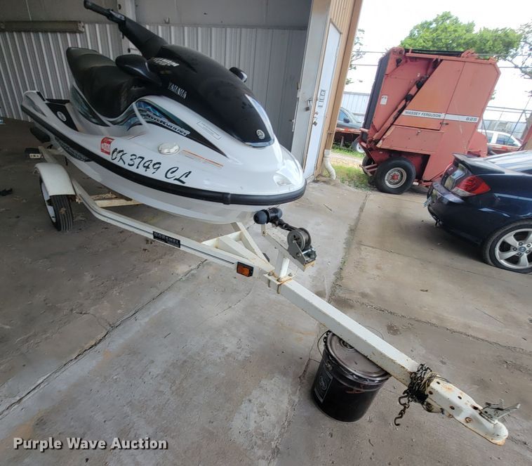 image for item IE9391 2001 Yamaha XL800  personal watercraft