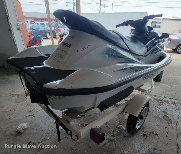 image for item IE9391 2001 Yamaha XL800  personal watercraft