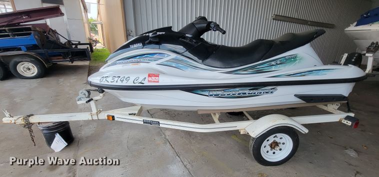 image for item IE9391 2001 Yamaha XL800  personal watercraft