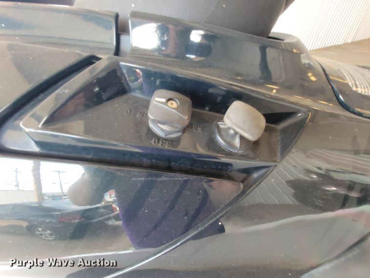 image for item IE9391 2001 Yamaha XL800  personal watercraft