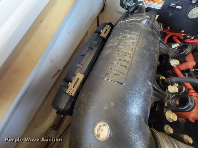 image for item IE9391 2001 Yamaha XL800  personal watercraft