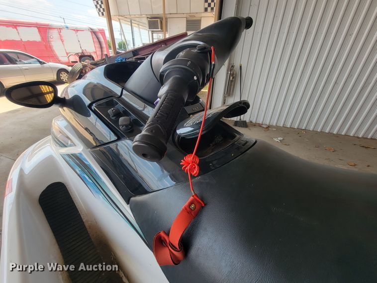 image for item IE9391 2001 Yamaha XL800  personal watercraft