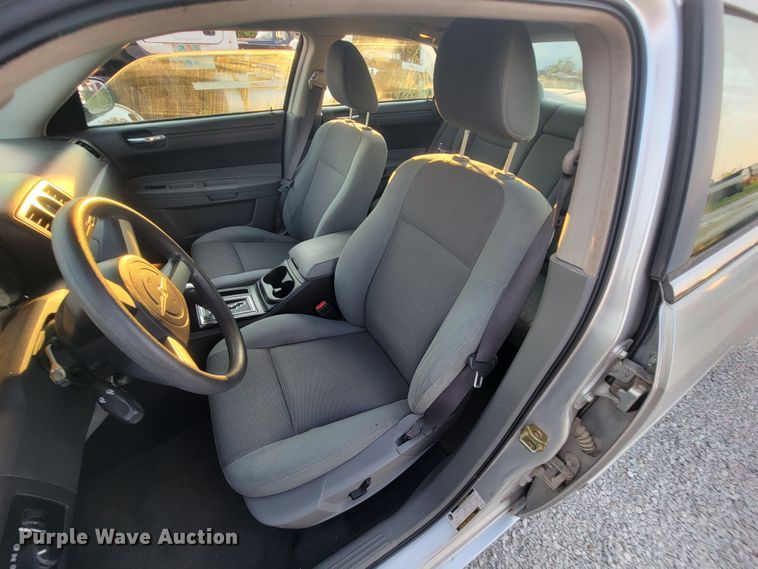 image for item IF9872 2005 Chrysler 300