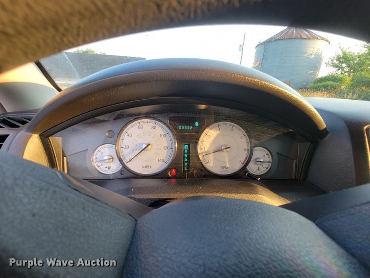 image for item IF9872 2005 Chrysler 300