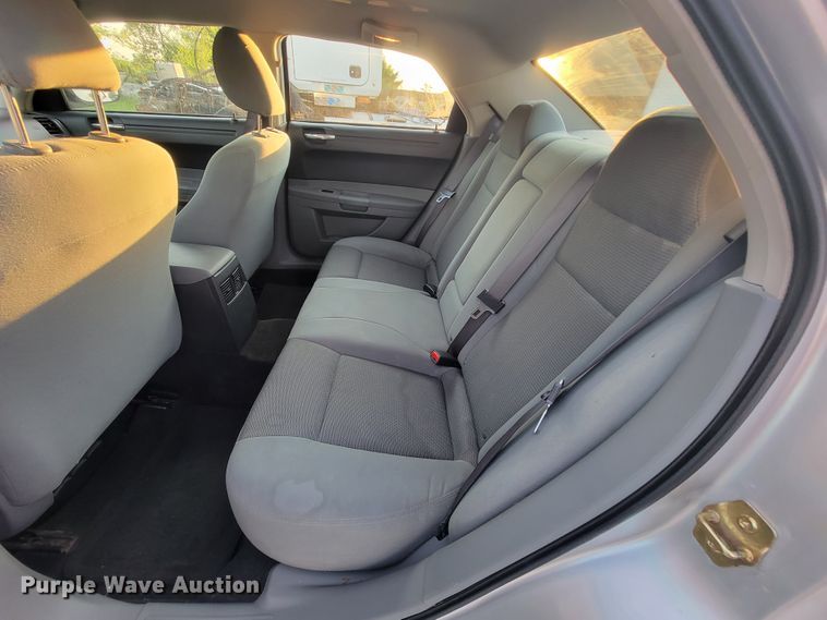 image for item IF9872 2005 Chrysler 300