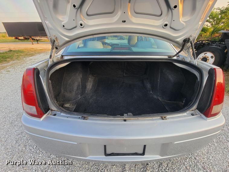 image for item IF9872 2005 Chrysler 300