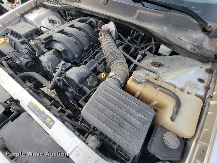 image for item IF9872 2005 Chrysler 300