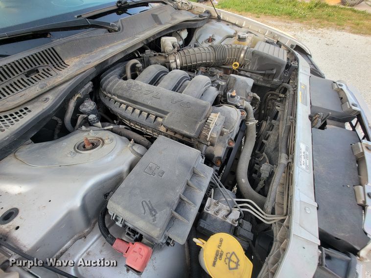 image for item IF9872 2005 Chrysler 300