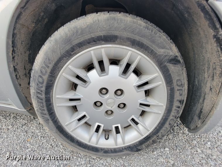 image for item IF9872 2005 Chrysler 300