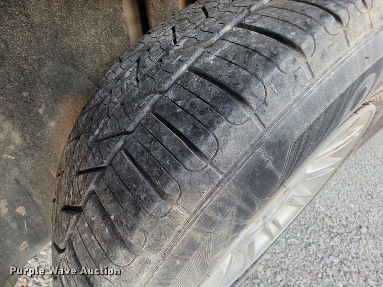 image for item IF9872 2005 Chrysler 300