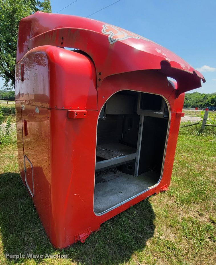 image for item IF9878 Peterbilt 379  sleeper