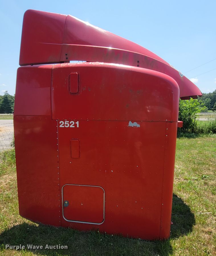 image for item IF9878 Peterbilt 379  sleeper