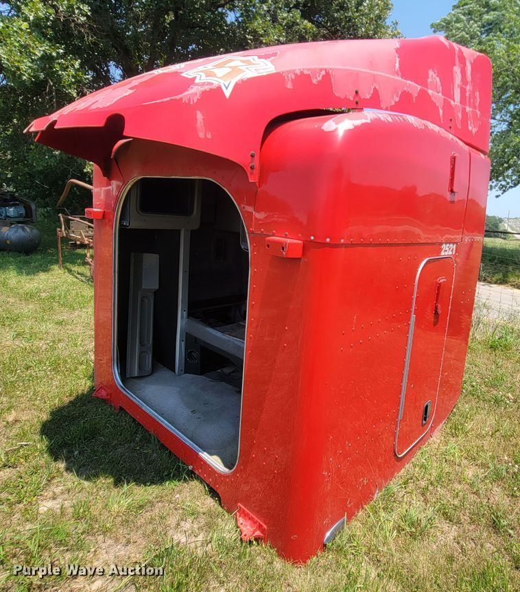 image for item IF9878 Peterbilt 379  sleeper