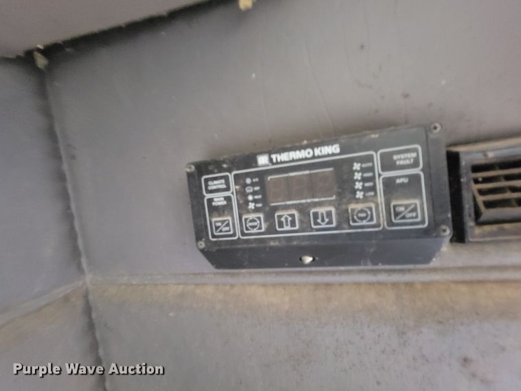 image for item IF9878 Peterbilt 379  sleeper