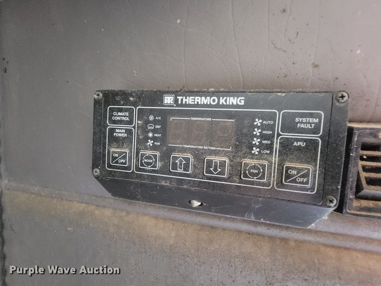 image for item IF9878 Peterbilt 379  sleeper