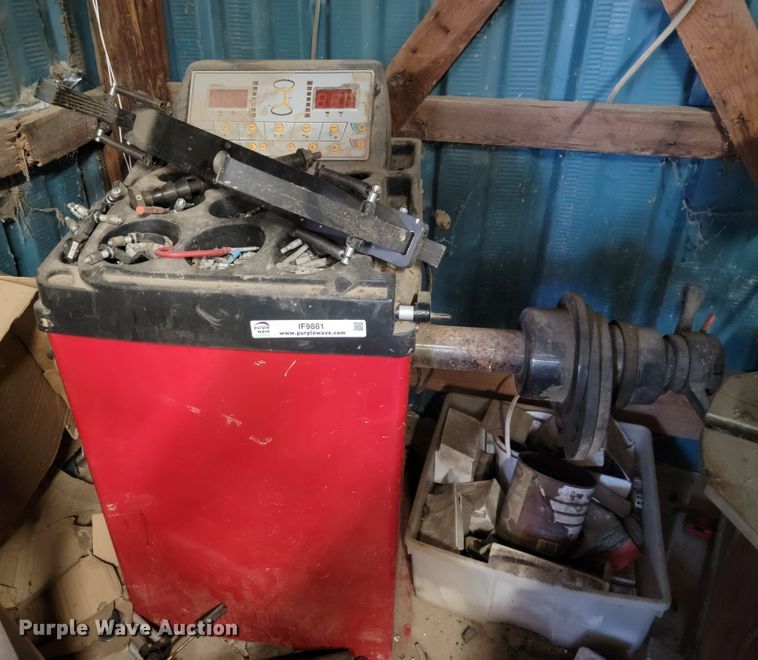 image for item IF9881 Nationwide WB-1030-G  wheel balancer