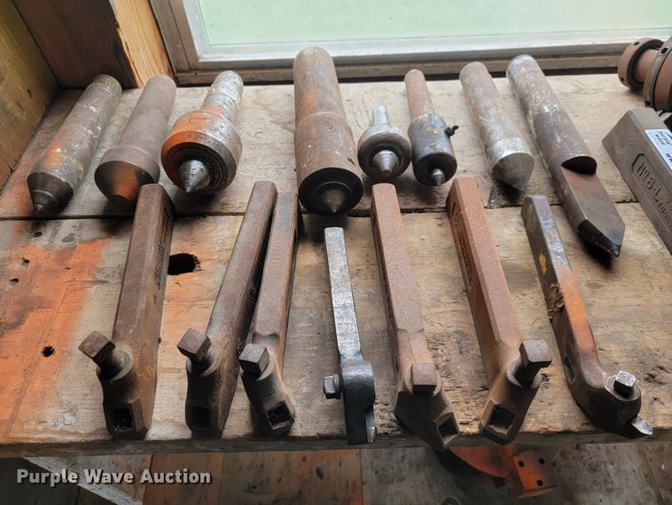 image for item IF9925 Approximately 478 pieces of tooling