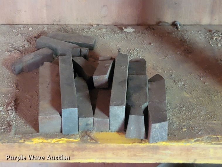 image for item IF9925 Approximately 478 pieces of tooling