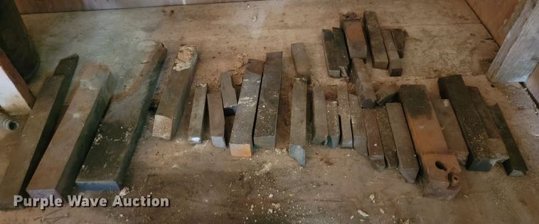 image for item IF9925 Approximately 478 pieces of tooling