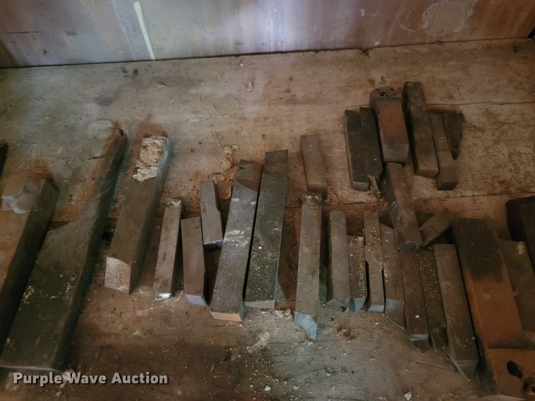 image for item IF9925 Approximately 478 pieces of tooling