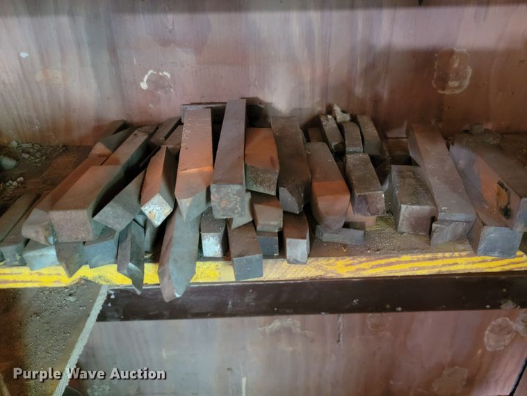 image for item IF9925 Approximately 478 pieces of tooling