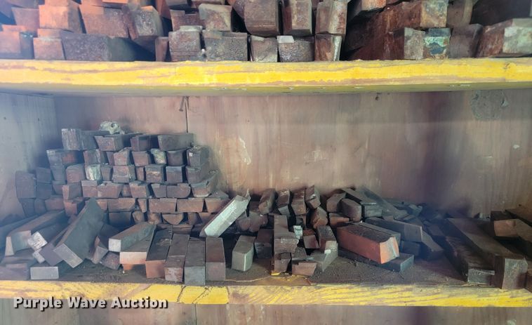 image for item IF9925 Approximately 478 pieces of tooling