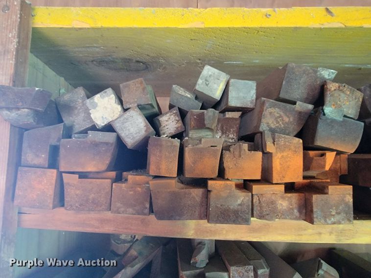 image for item IF9925 Approximately 478 pieces of tooling