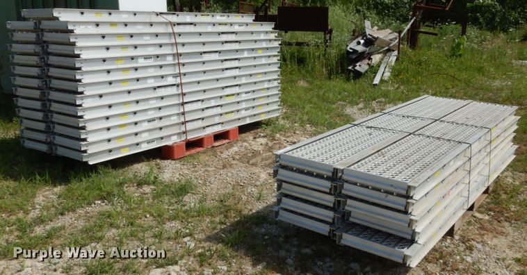 image for item II9535 (35) Bauer scaffolding platforms