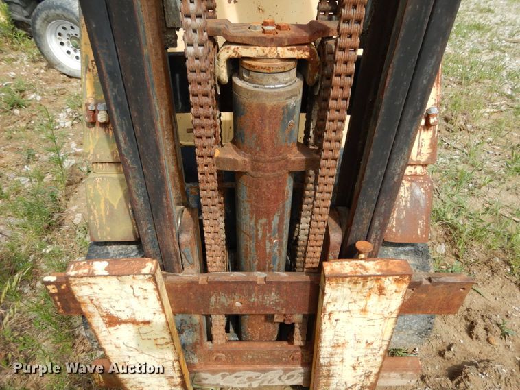 image for item II9536 Hyster  forklift