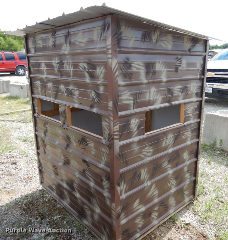 image for item II9538 Shop built hunting blind
