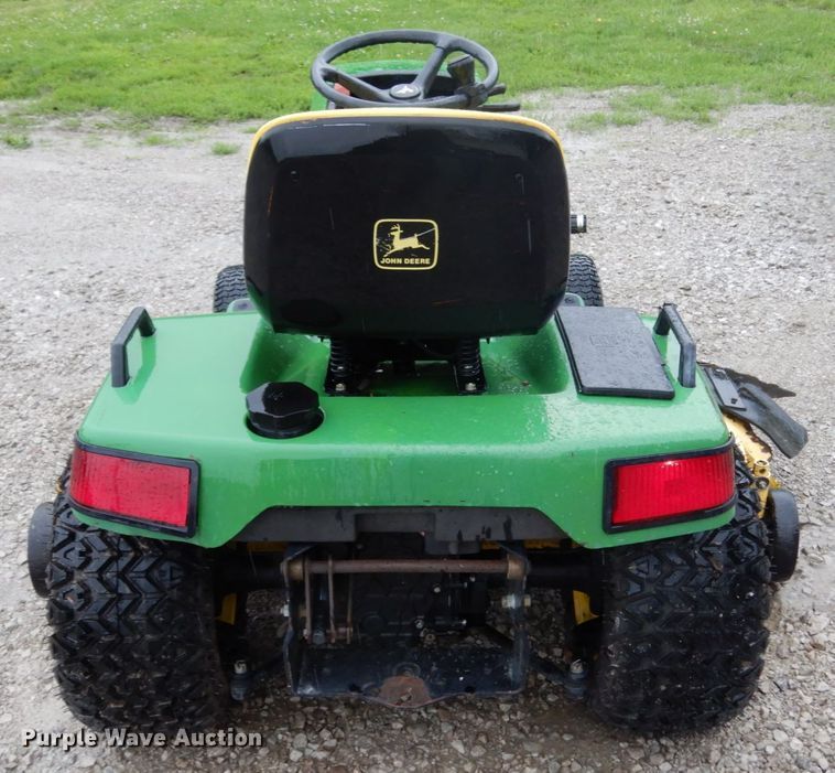 image for item II9574 John Deere 425  lawn mower