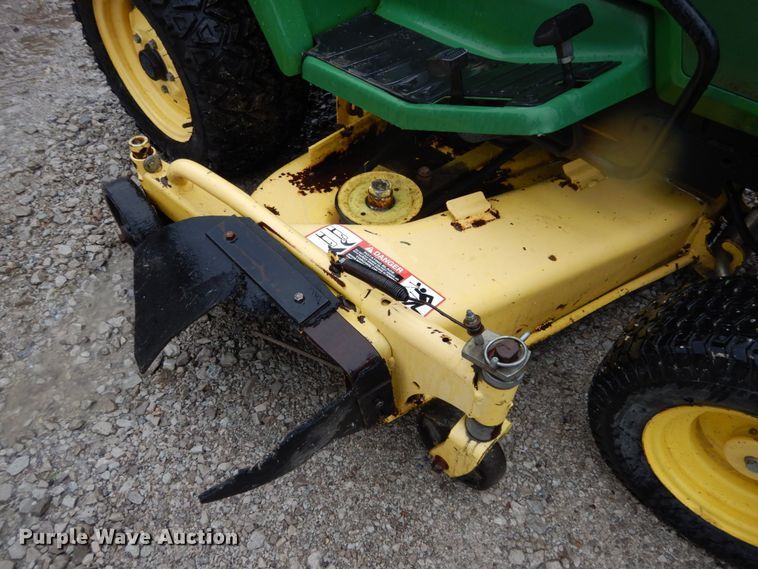 image for item II9574 John Deere 425  lawn mower