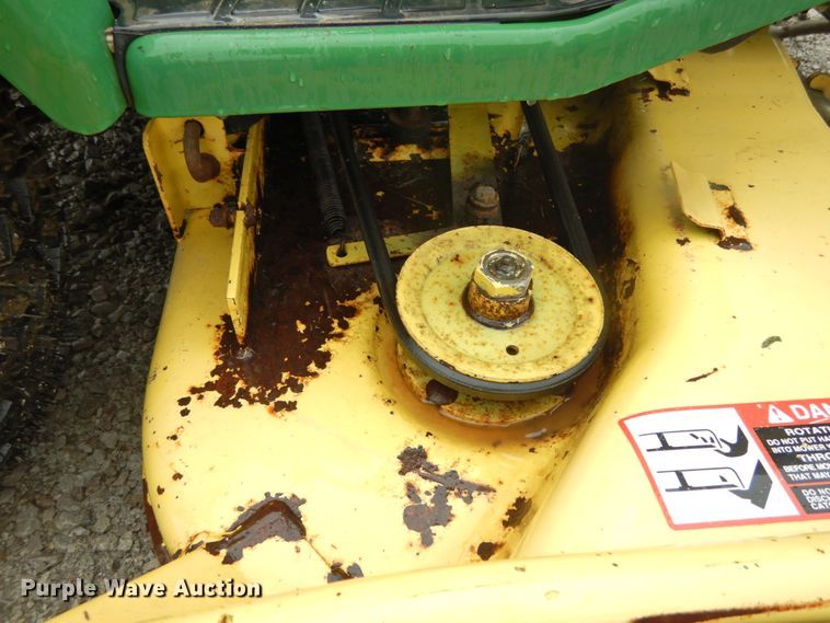 image for item II9574 John Deere 425  lawn mower