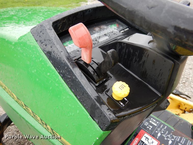 image for item II9574 John Deere 425  lawn mower