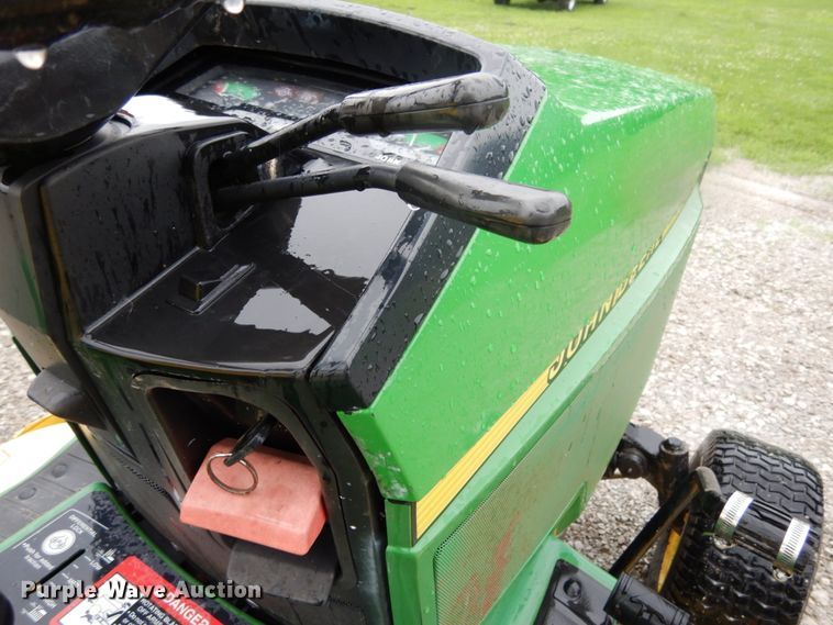 image for item II9574 John Deere 425  lawn mower
