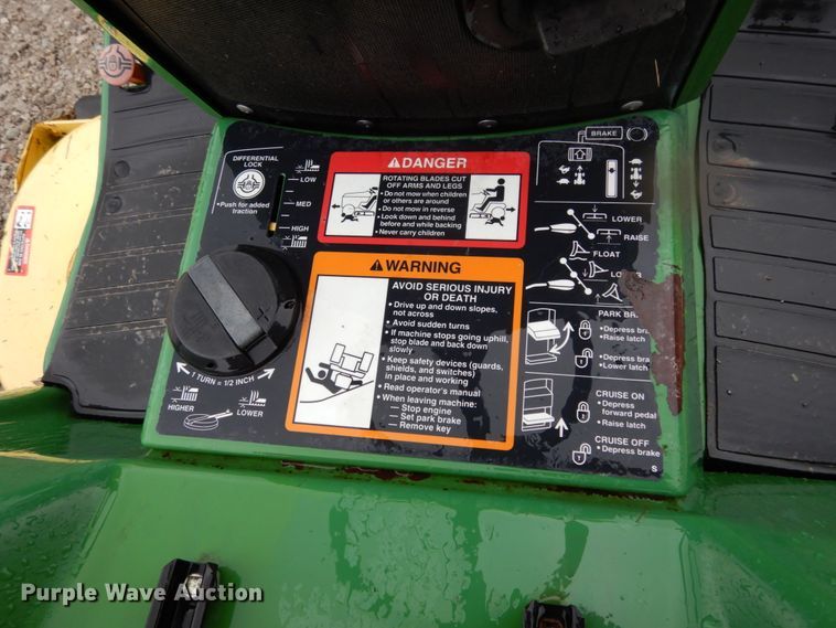 image for item II9574 John Deere 425  lawn mower