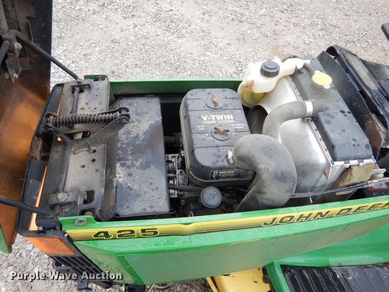 image for item II9574 John Deere 425  lawn mower