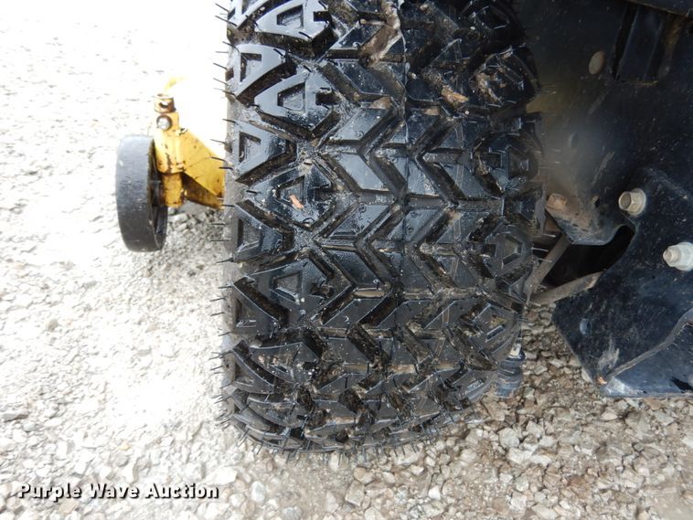 image for item II9574 John Deere 425  lawn mower