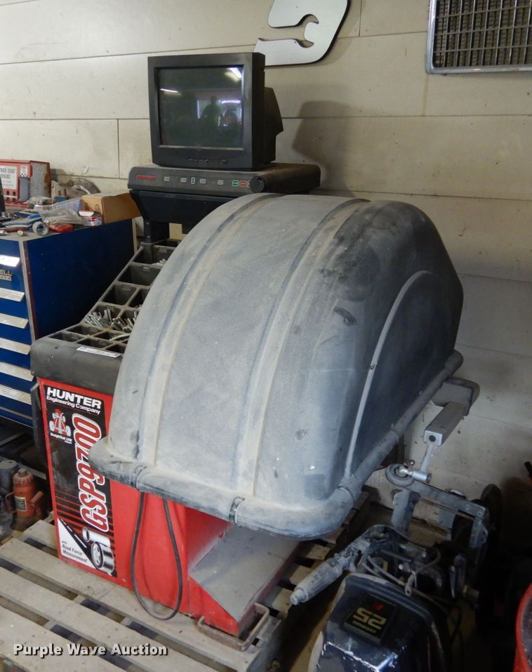 image for item II9578 Hunter GSP9700  wheel balancer