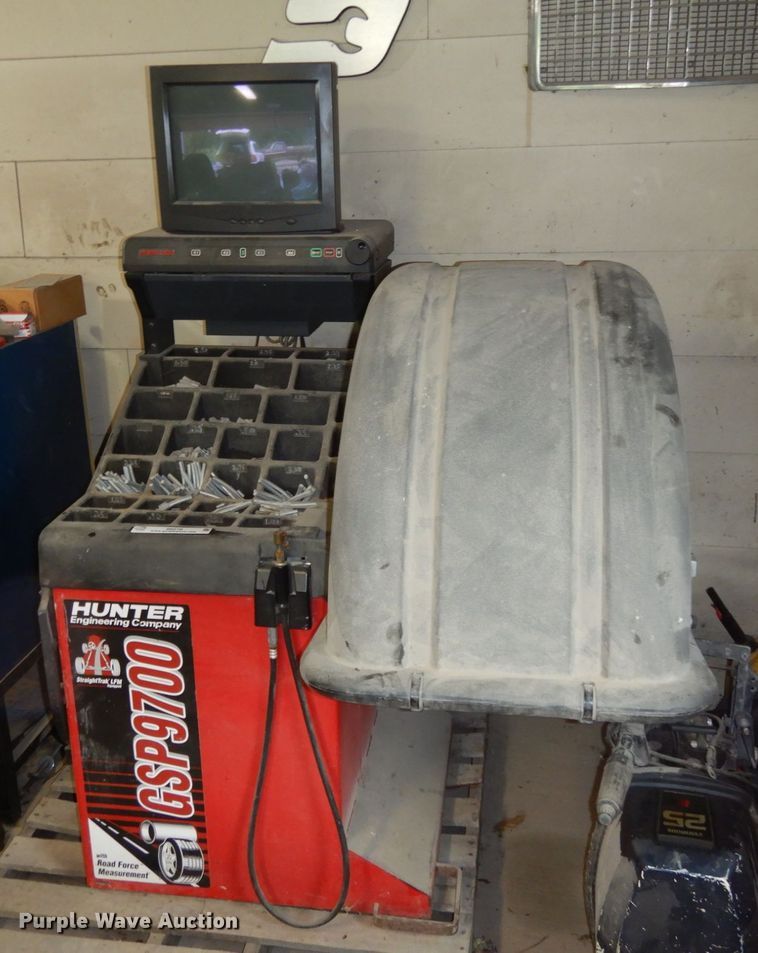 image for item II9578 Hunter GSP9700  wheel balancer