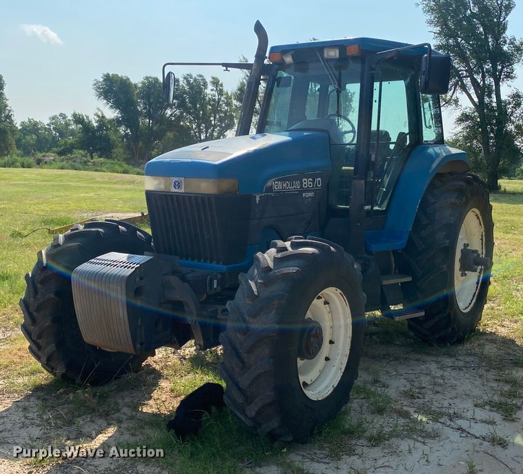 image for item IJ9448 1997 New Holland 8670  MFWD tractor